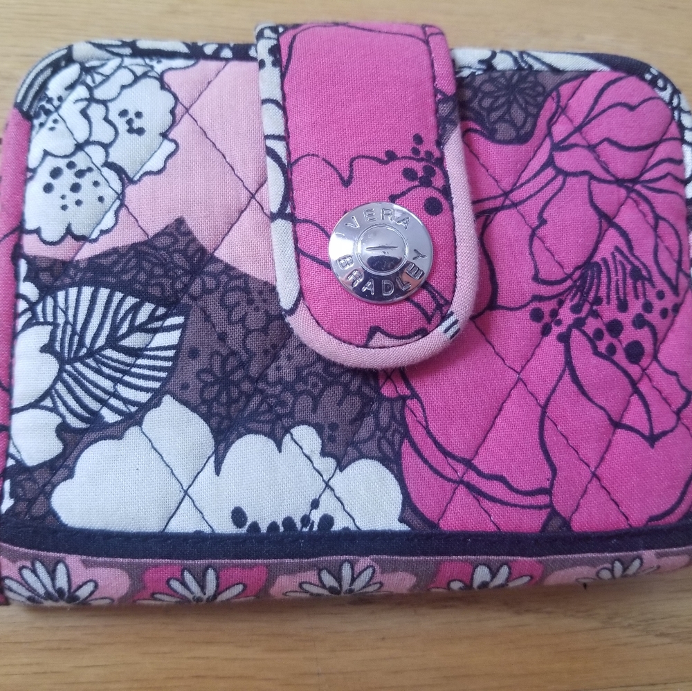 NWOT Vera Bradley Snappy Wallet in Mocha Rouge